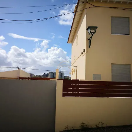 Be My Neighbour Affittacamere Lisbona